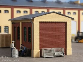 Auhagen 80413 Kleine gevel en korte gele hoekpilaren
