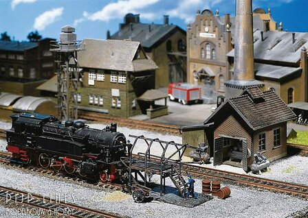 Faller 120139 Compressorhuis, met vlampijp&shy;reiniger, rakelijzerstellage1:87