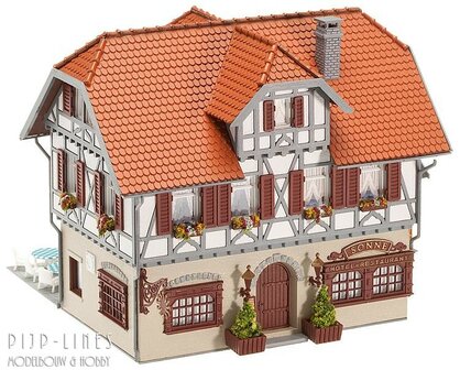 Faller 130438 Hotel Sonne met tuinhuisje 1:87