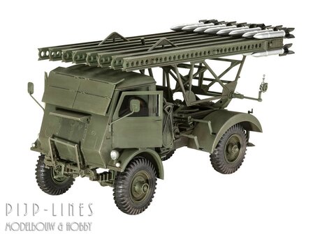 Revell 03338 BM-13-16 op WOT 8 WW2