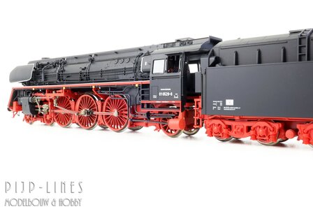 Roco 7110017 DR Stoomlocomotief BR 01 0529-6 DCC Sound