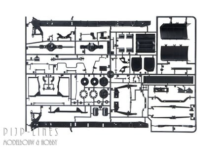 Italeri 3969 Renault AE500 Magnum
