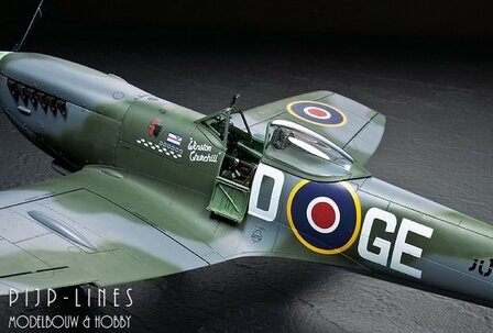 Tamiya 60321 Supermarine Spitfire Mk.XVIe