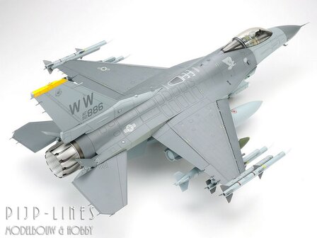 Tamiya 60315 Lockheed Martin F-16CJ Fighting Falcon