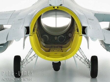 Tamiya 60315 Lockheed Martin F-16CJ Fighting Falcon