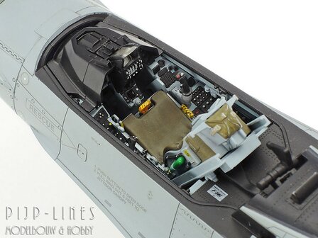 Tamiya 60315 Lockheed Martin F-16CJ Fighting Falcon