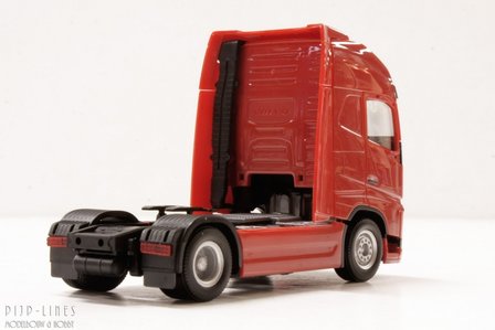 Herpa-303620-002-Volvo-FH16-Globetrotter-XL-trekker-rood-1:87