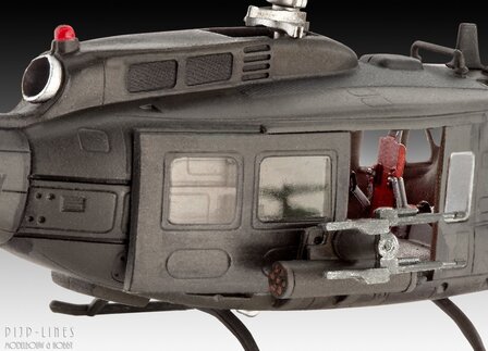 Revell-04983-Bell-UH-1H-Gunship-Helicopter-1:100