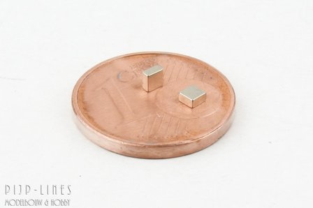 Twee magneten vierkant MINI 2x2x1mm