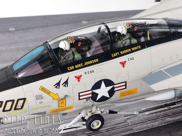 Tamiya 61122 Grumman F-14A Tomcat (Late Model) Carrier Launch Set