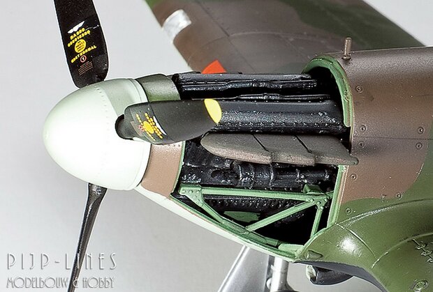 Tamiya 37011 Hawker Hurricane Mk.I + 3 figuren