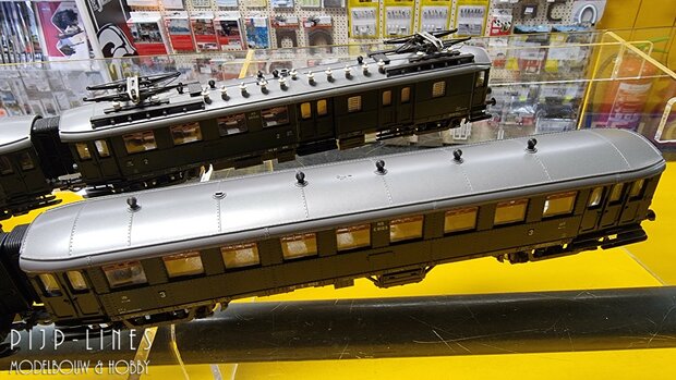 Occasion Roco 4190 NS Blokkendoos motorwagen met rijtuigen