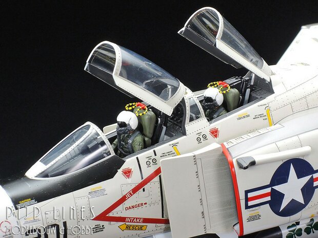 Tamiya 60308 McDonnel Douglas F-4J Phantom II Marines
