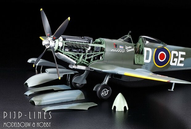 Tamiya 60321 Supermarine Spitfire Mk.XVIe