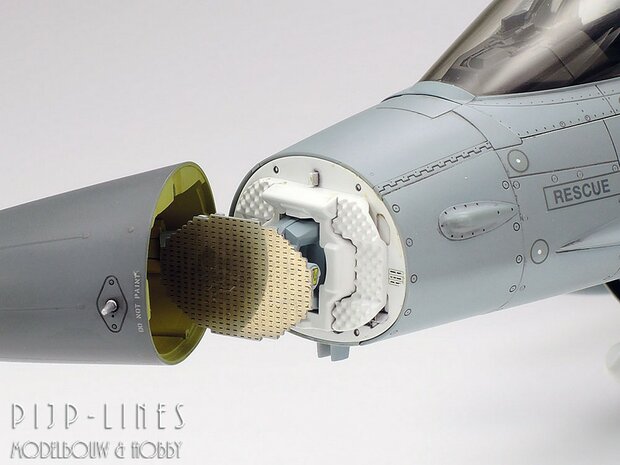 Tamiya 60315 Lockheed Martin F-16CJ Fighting Falcon