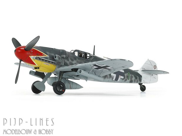 Tamiya 61128 Messerschmitt Bf109 G-6