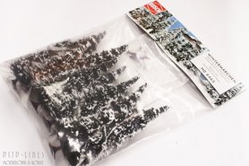 Winter-set met bomen, sneeuw en sneeuwpop